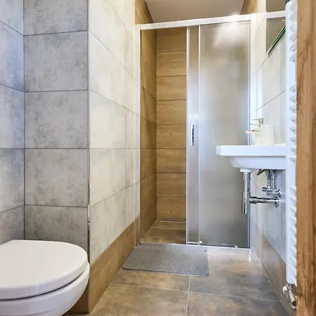 Rybarska Restaurace A U Horaku Konukevi 3*